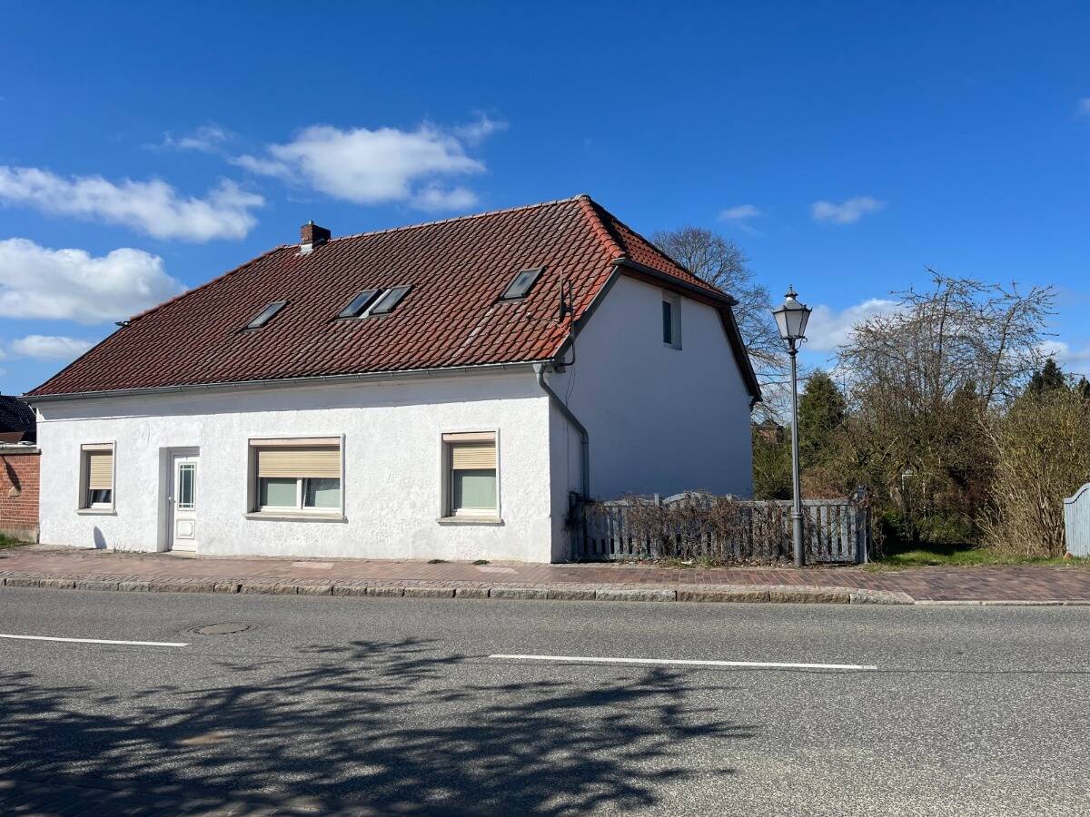 Sofort nutzbar: Solides Einfamilienhaus – Einbauküche – Kaminofen – Ausbaureserve – Garage…, 17154 Neukalen