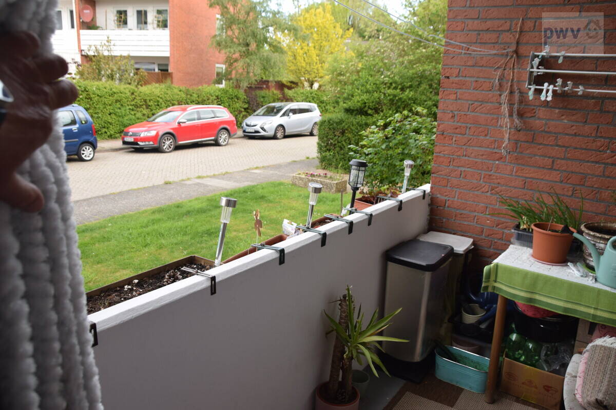 vermietete 2 Zimmer Erdgeschosswohnung in Aurich mit Balkon, 26603 Aurich