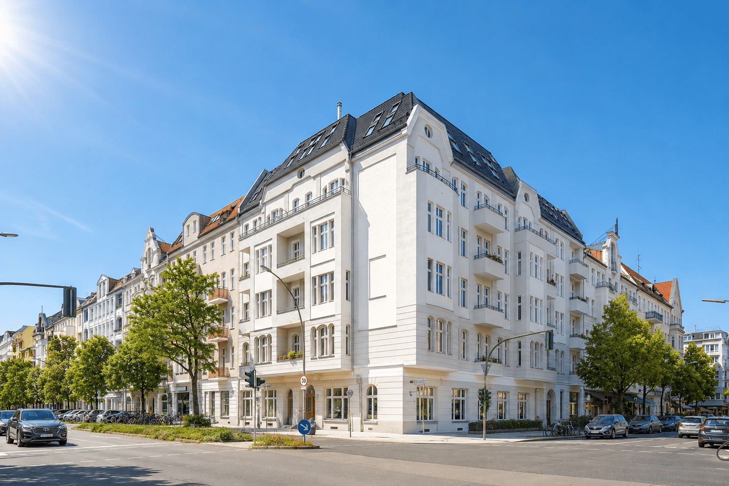 Bestlage am Ku’damm: Stilvoller Altbau mit 2 Balkonen – 10717 Berlin – Vorschaubild 4