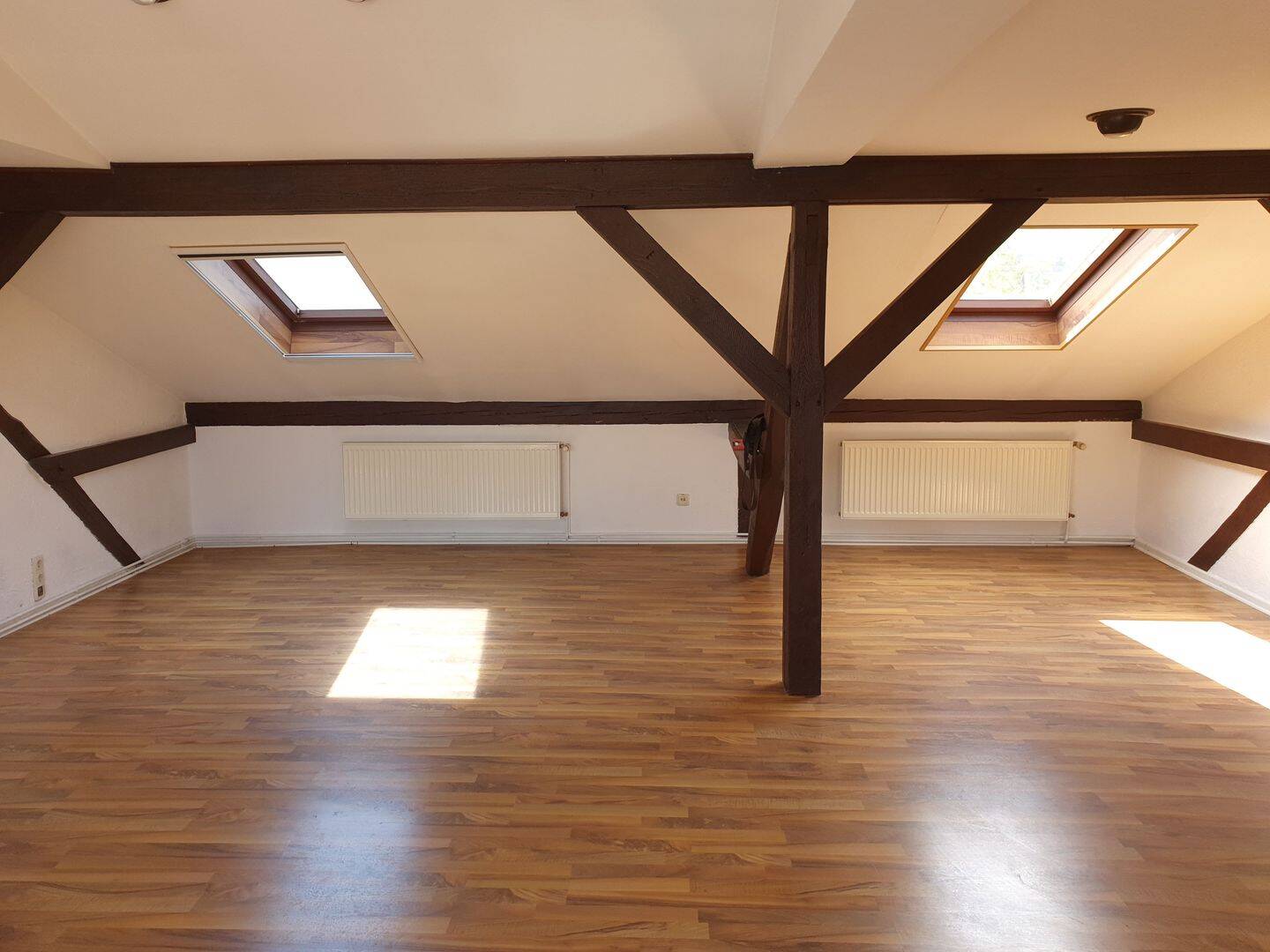 Sehr schöne 2-Raumwohnung mit Dachterrasse, 6406 Bernburg (Saale)
