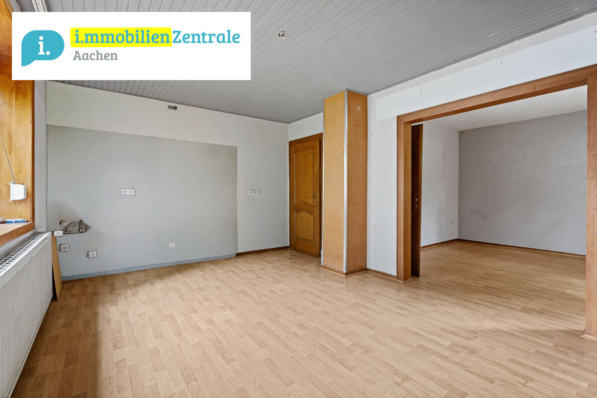 Einfamilienhaus in grüner Lage – freistehend mit tollem Garten und umfangreichen Renovierungskonzept, 52249 Eschweiler
