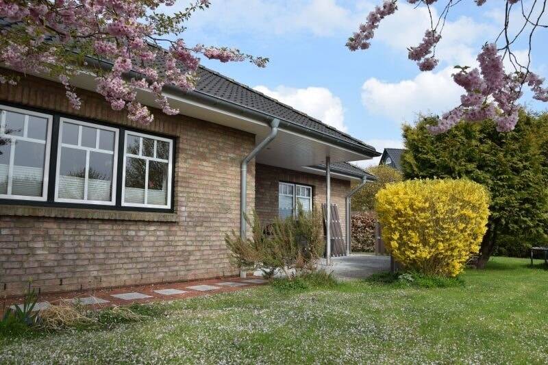 Ebenerdig und jung – ansprechender Bungalow zum bequemen Wohnen auch im Alter, 24850 Hüsby