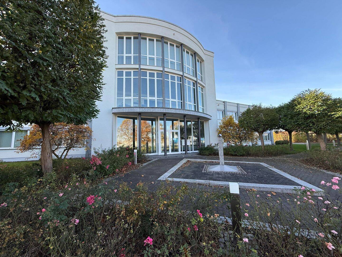 neuwertige Gewerbe-/Büroimmobilie für Ihren Betrieb mit Baugrundstück in Kassel-Waldau, 34123 Kassel (Bettenhausen Forstfeld Unterneustadt Waldau)