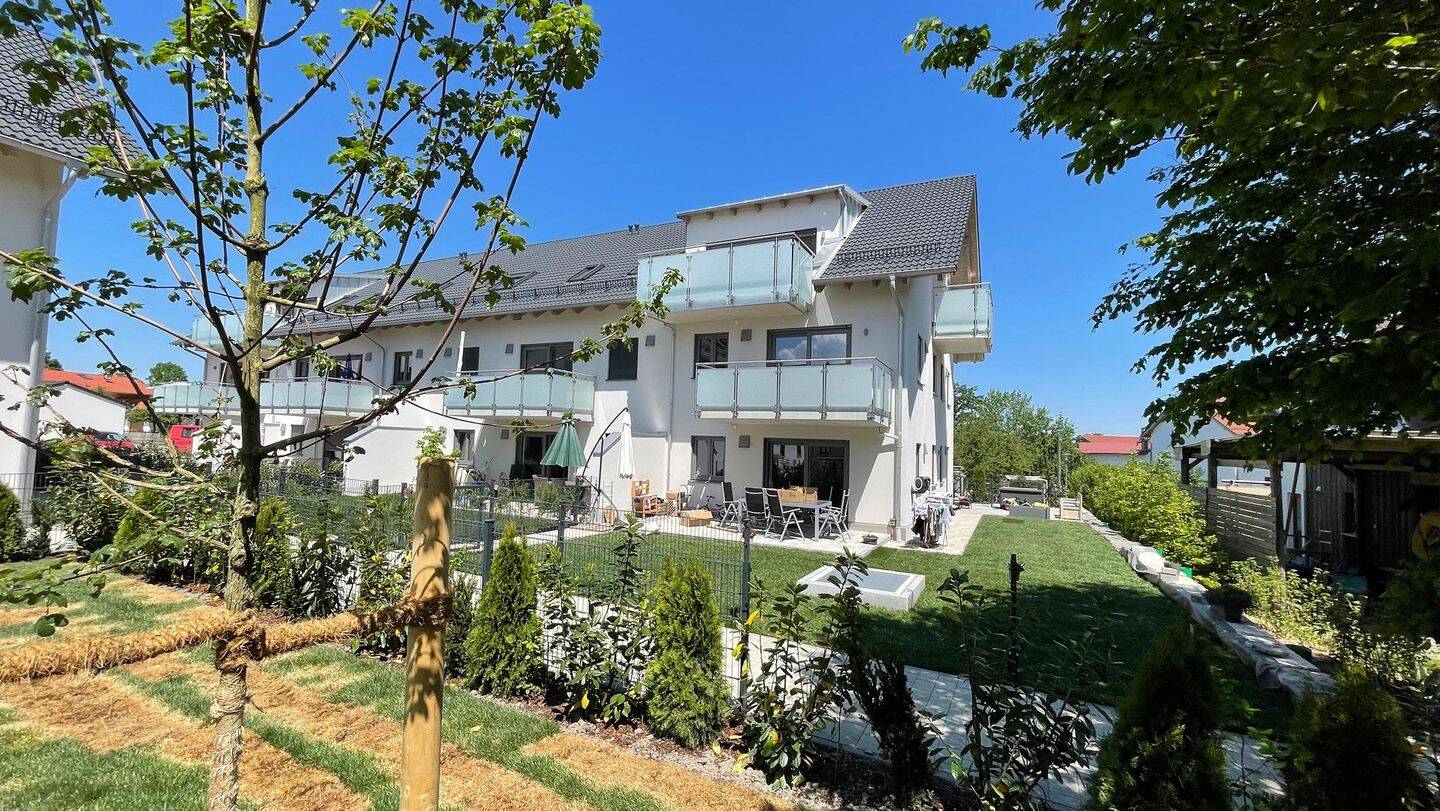 Schöne 2-Zimmer-Eigentumswohnung mit ca. 8,12 m² großem Südbalkon & KFZ-Stellplatz, 85570 Markt Schwaben