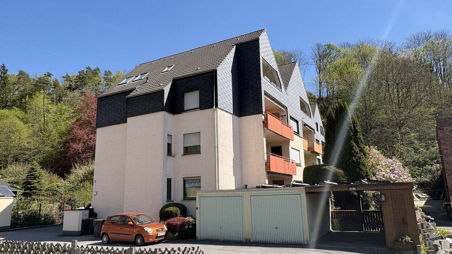 Renovieren und Wohnen in einer großzügigen Wohnung!, 58762 Altena