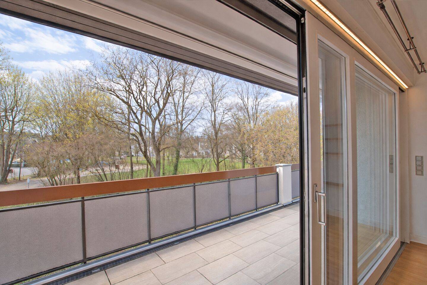 AIGNER – Stilvoll sanierte 3-Zimmer-Wohnung in Bestlage am Englischen Garten, 80939 München (Milbertshofen-Am Hart Schwabing-Freimann)