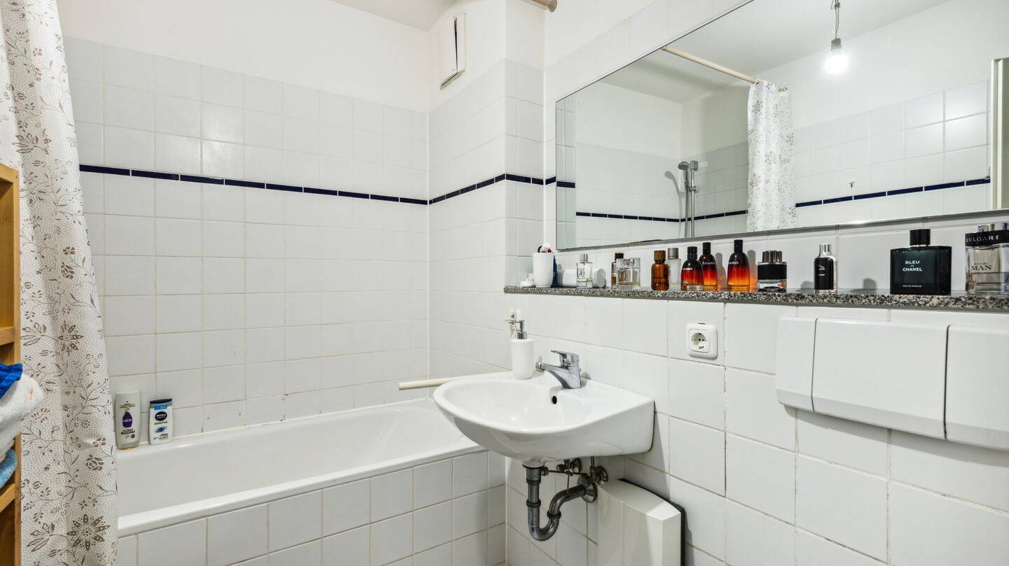 Vermietete 4-Zimmer-Wohnung mit Wintergarten mitten in Kaiserswerth! Fußläufig zum Ortskern! – 40489 Düsseldorf – Vorschaubild 3