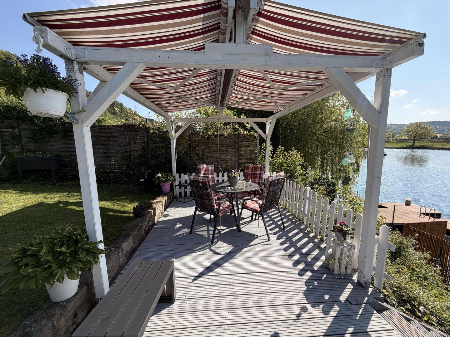 Wunderschönes Ferienhaus in Vlotho mit direktem Seezugang, 32602 Vlotho