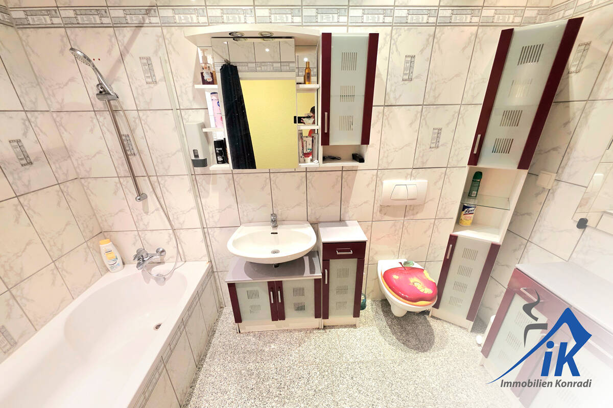 IK | Landstuhl: 4 Zimmer-Wohnung mit Stellplatz, 66849 Landstuhl