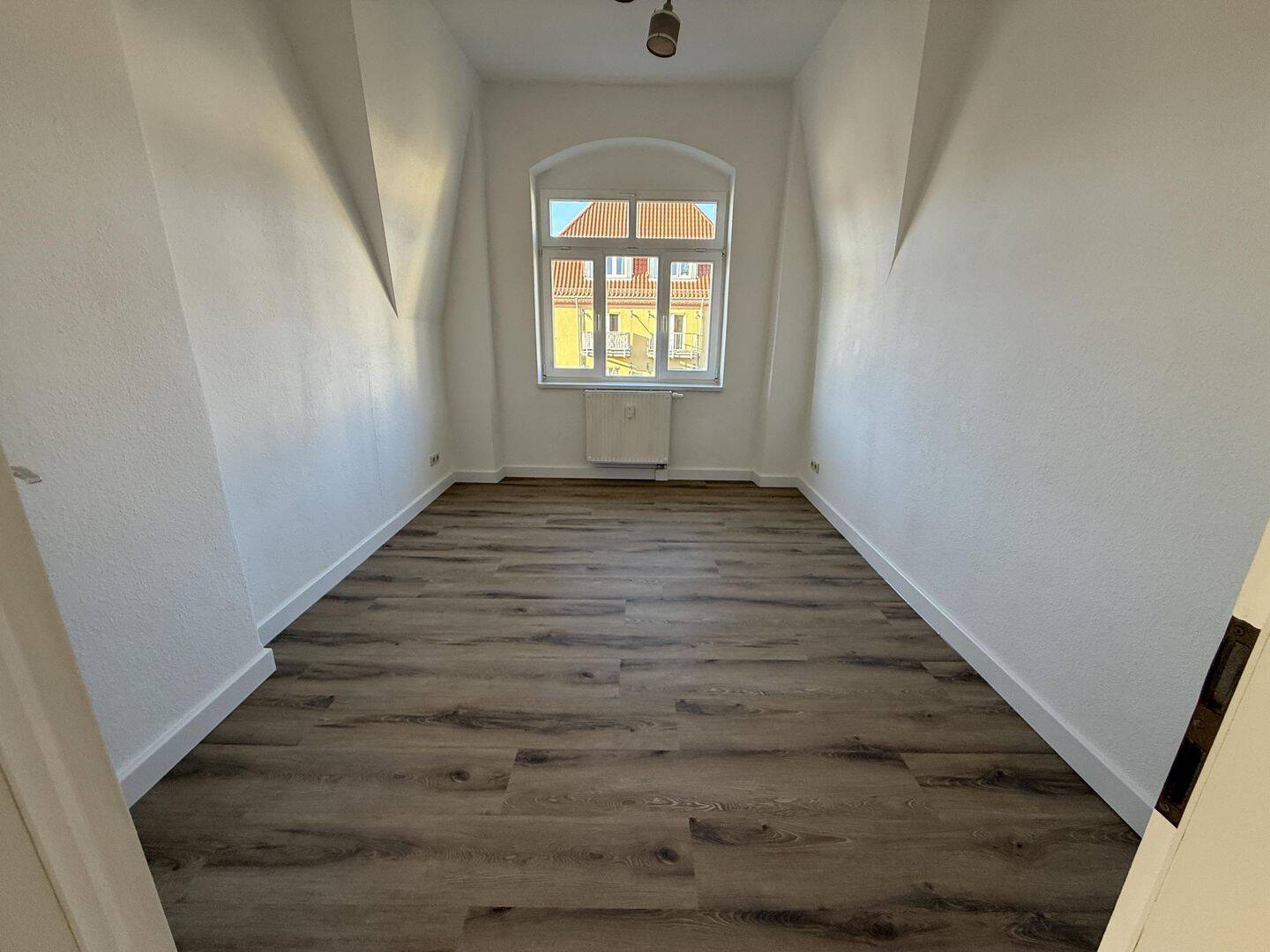 Hochwertig sanierte 3-Zimmer-Wohnung – 1159 Dresden – Vorschaubild 4