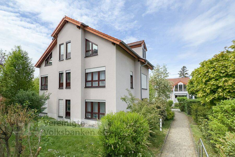 Tolle 4 Zimmer DG-Wohnung mit Balkon, TG Platz und AAP im Freien, 72762 Reutlingen