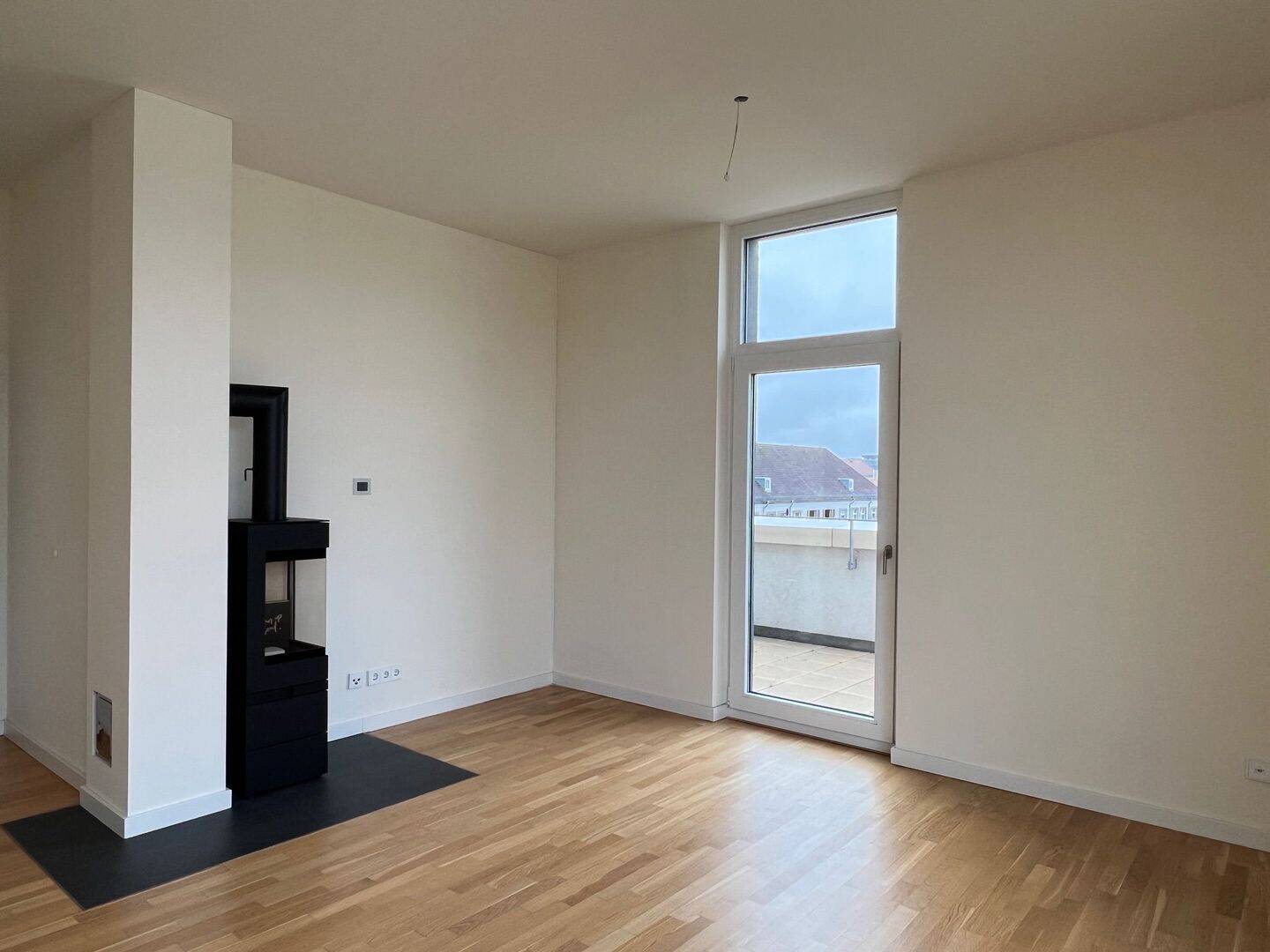 * große Terrasse und moderne 2 Zimmer-Wohnung mit herrlicher Terrasse in der Altstadt * – 1067 Dresden – Vorschaubild 3