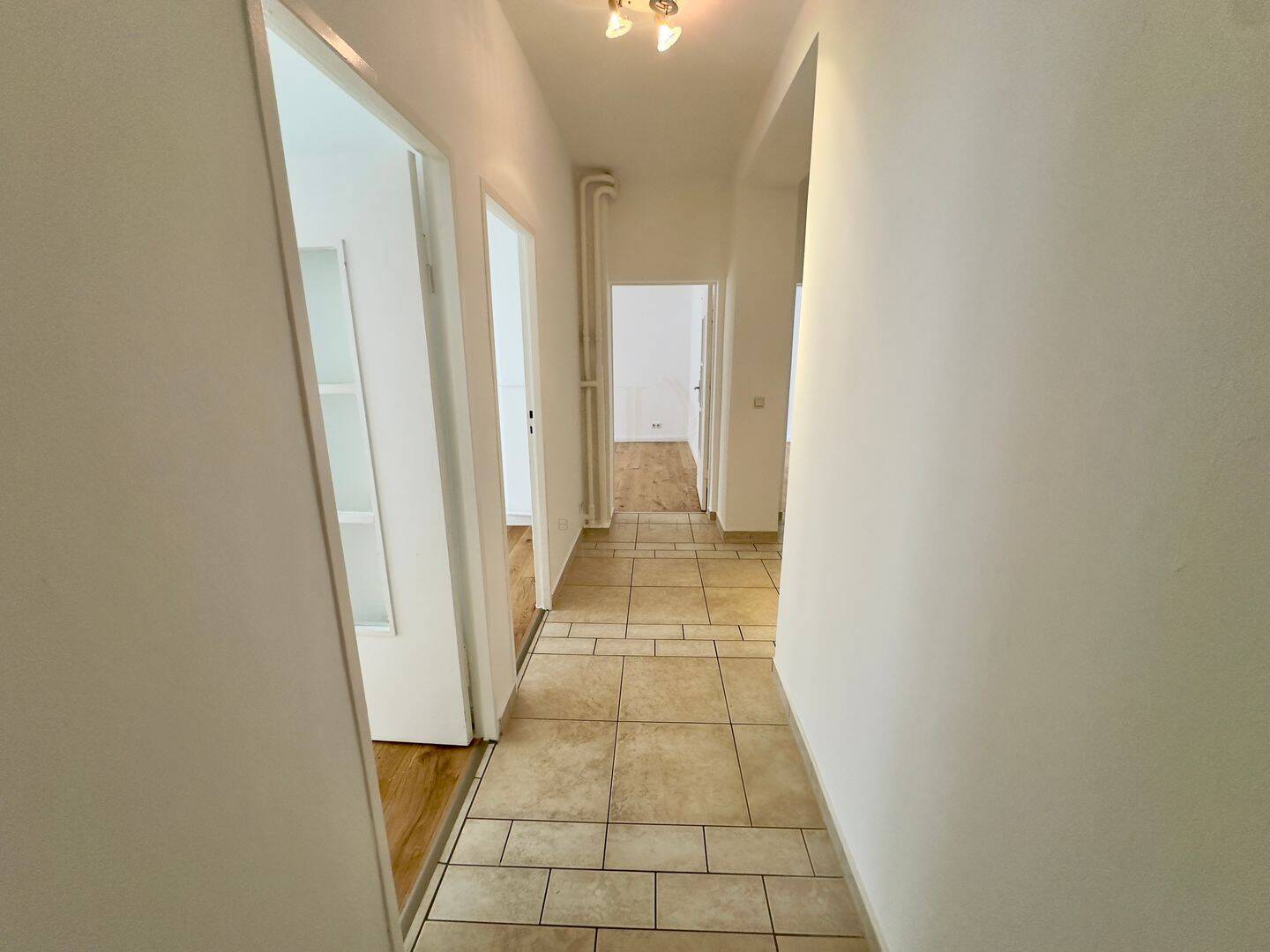 Bezugsfrei! Helle 4 Zimmerwohnung in bester Lage – 10589 Berlin – Vorschaubild 11