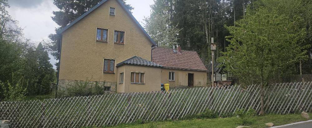 Charmantes Einfamilienhaus mit Werkstattgebäude und großem Grundstück in Crottendorf, 9474 Crottendorf