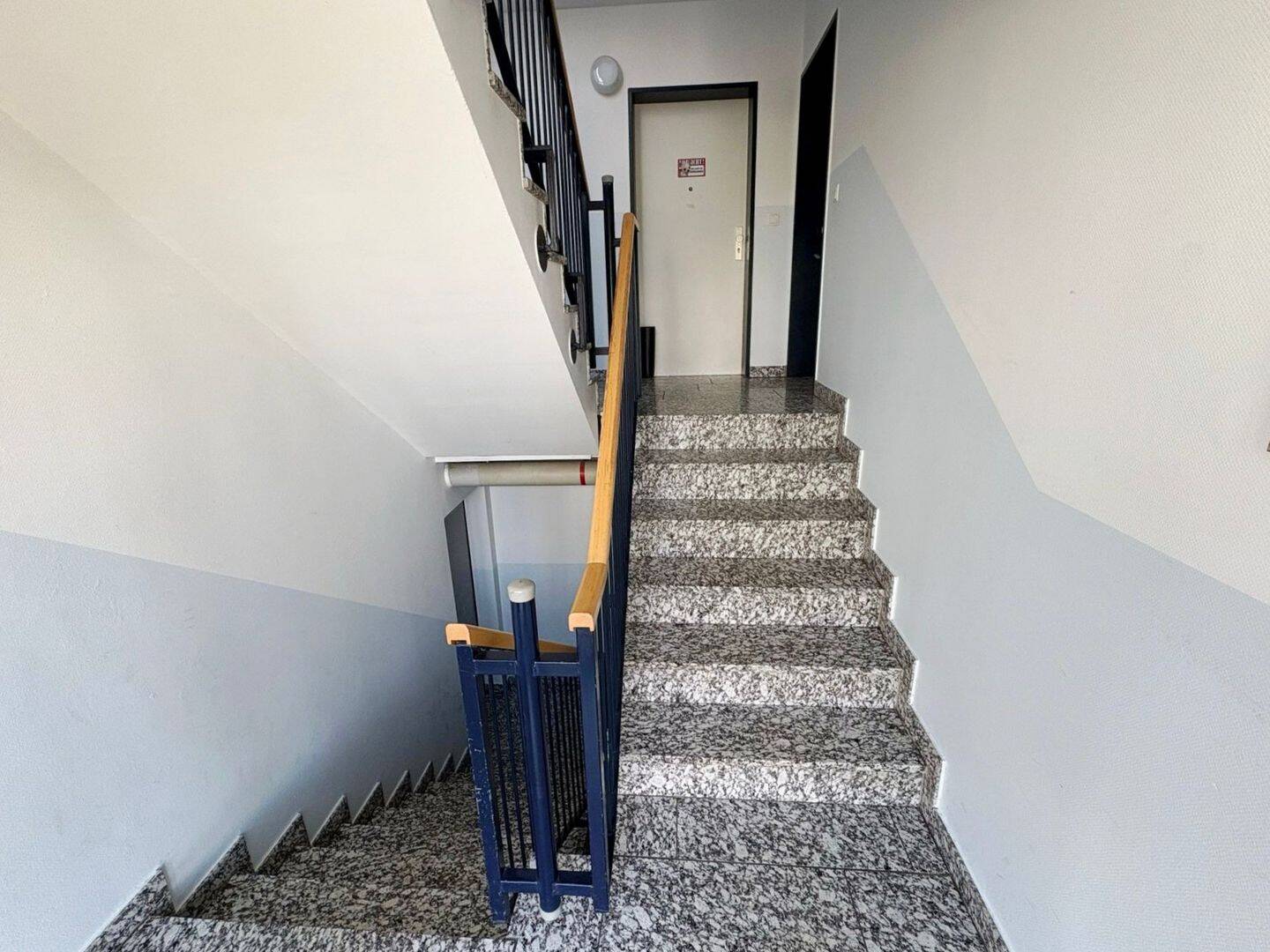 Wohnqualität mit Aussicht: Charmante Dachgeschoss-Wohnung mit zwei Terrassen und Stellplatz, 4425 Taucha