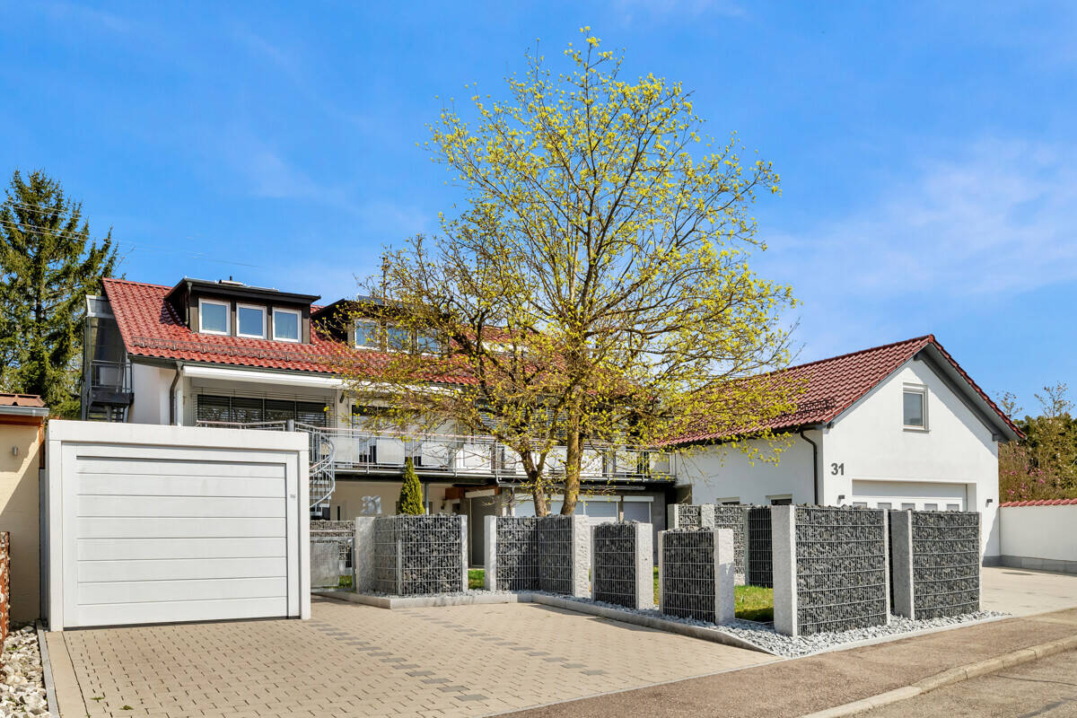 Attraktives Einfamilienhaus  mit Einliegerwohnung  und umfangreichen Parkmöglichkeiten, 74589 Satteldorf