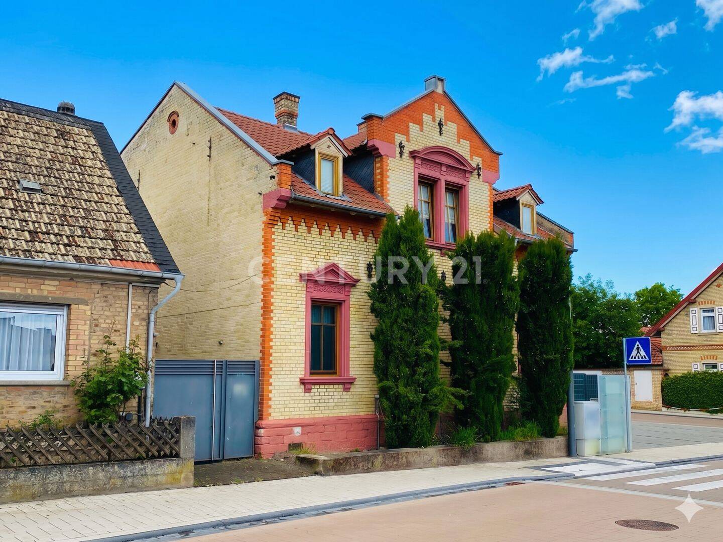 Flexibles Zweifamilienhaus in zentraler Lage, 55286 Wörrstadt