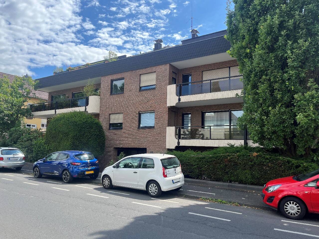 Zwei renditestarke Mehrparteienhäuser mit Büro und Kita in Bonn-Muffendorf, 53177 Bonn