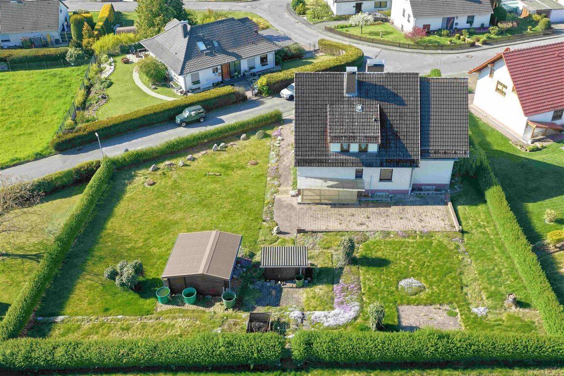 Traumhafte Ortsrandlage – Großzügiges Ein- bis Zweifamilienhaus mit viel Potenzial, 37297 Berkatal