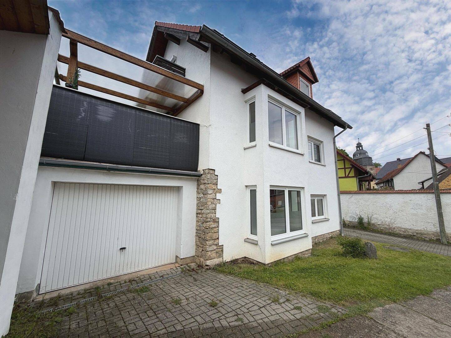 Charmantes Einfamilienhaus mit PV-Anlage, Kaminöfen & zwei Garagen, 99991 Unstrut-Hainich (Mülverstedt)