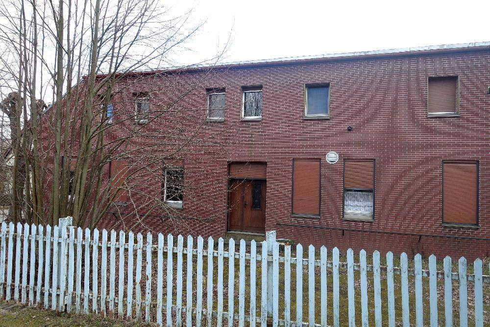 Großzügiges Wohnhaus mit Gewerbeeinheit und weitläufigen Grundstück, 4928 Plessa
