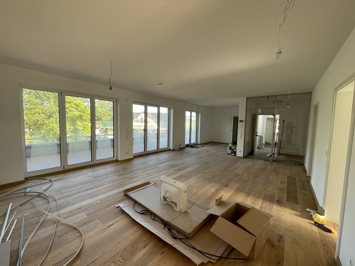 „Villa Giesecke“ – Mehrfamilienhauses mit 16 Wohneinheiten – Nur noch wenige Wohnungen frei!, 95643 Tirschenreuth