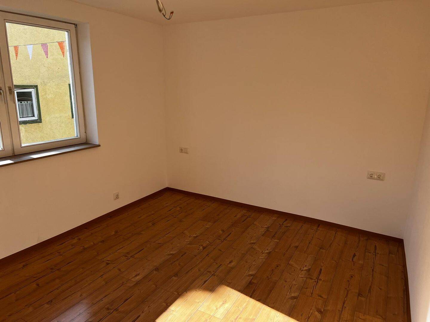 Großzügige und helle, frisch renovieren Wohnung. Preis inkl. Strom., 63785 Obernburg a. Main
