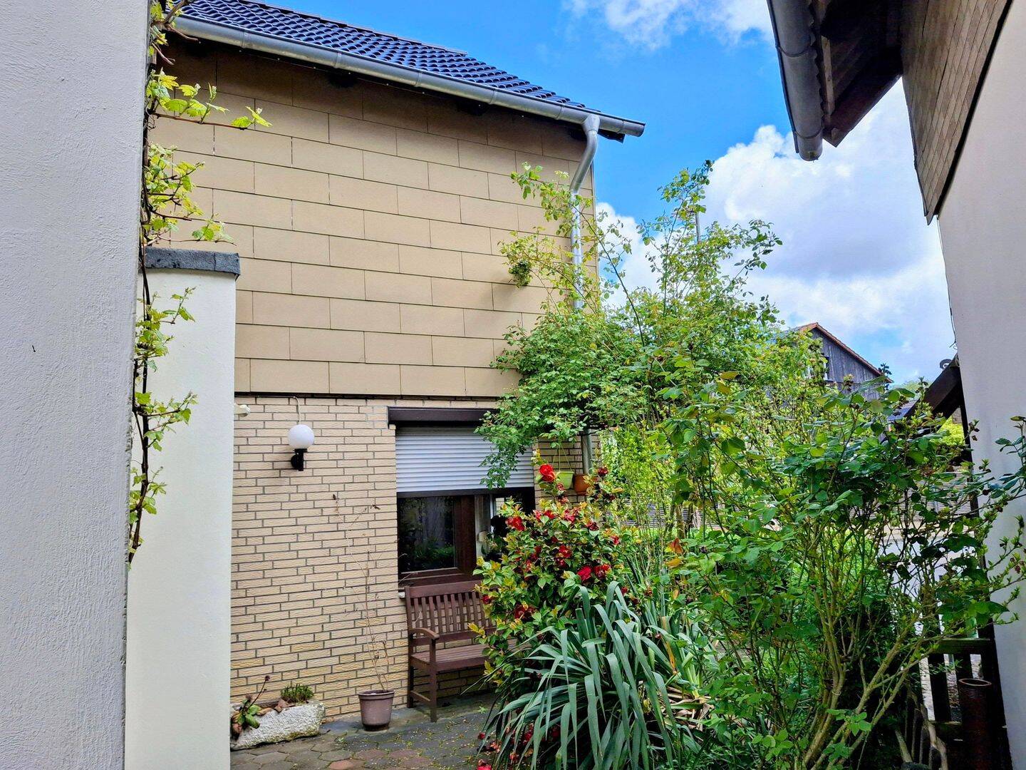 Haus mit 220 m² Wfl., aufgeteilt in 2 Wohnungen je 110 m², Flechtorf hat sehr gute Infrastruktur, 1 km bis zur A 39, 38165 Lehre
