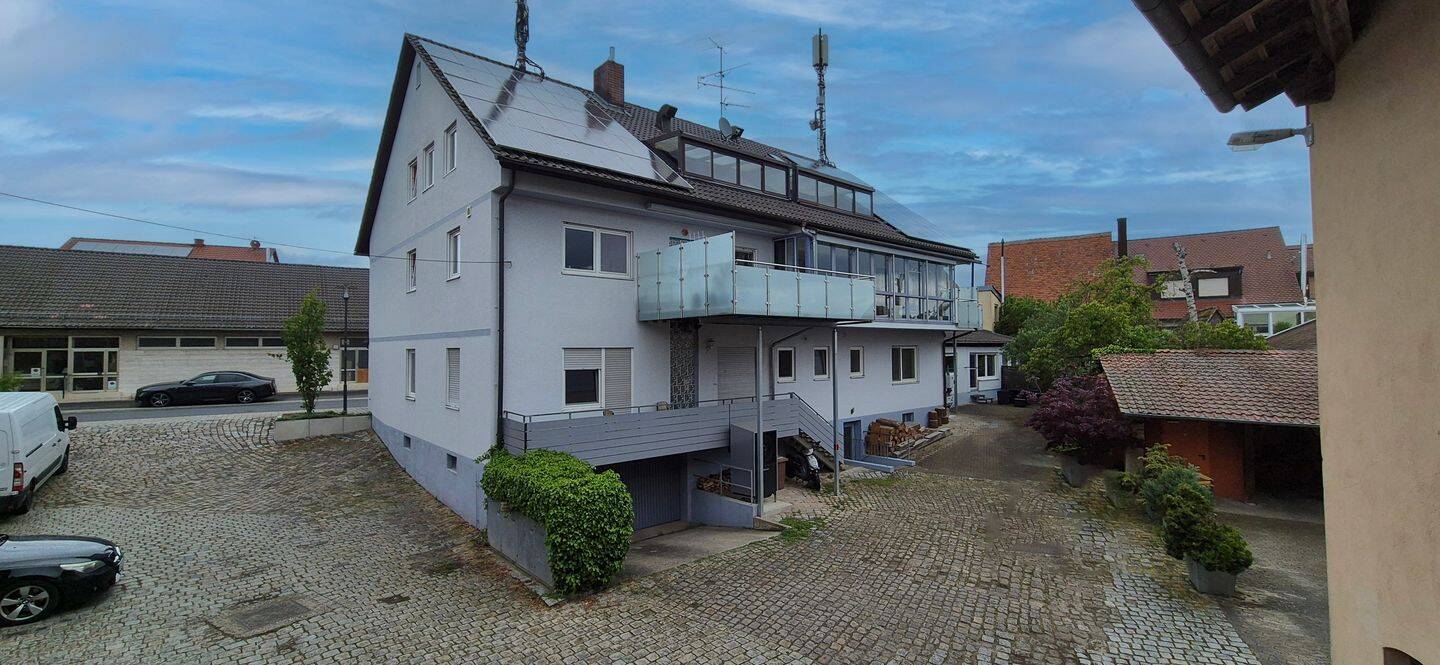 Attraktives Wohn- & Geschäftshaus mit stabilen Mieteinnahmen in Seukendorf – Bruttorendite ca. 6,12%, 90556 Seukendorf