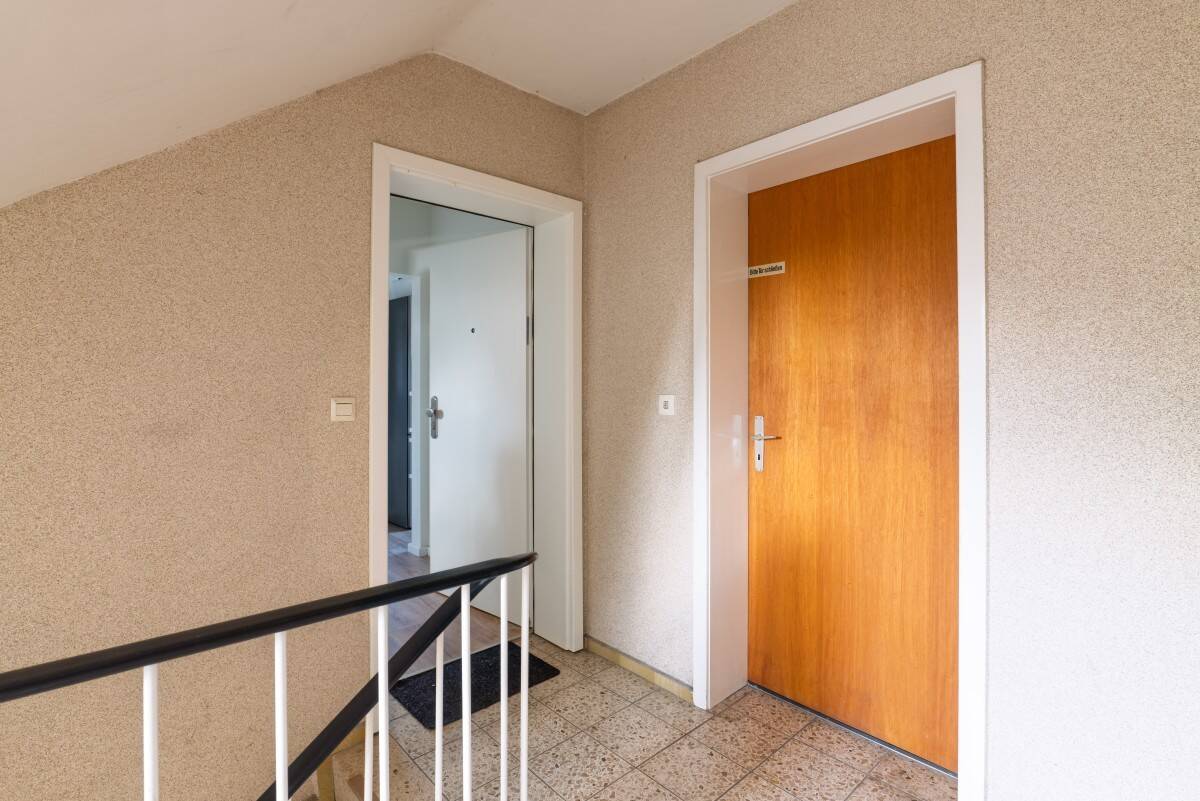 ! Freie 2-Zimmer-Eigentumswohnung mit Carport-Stellplatz !, 22869 Schenefeld