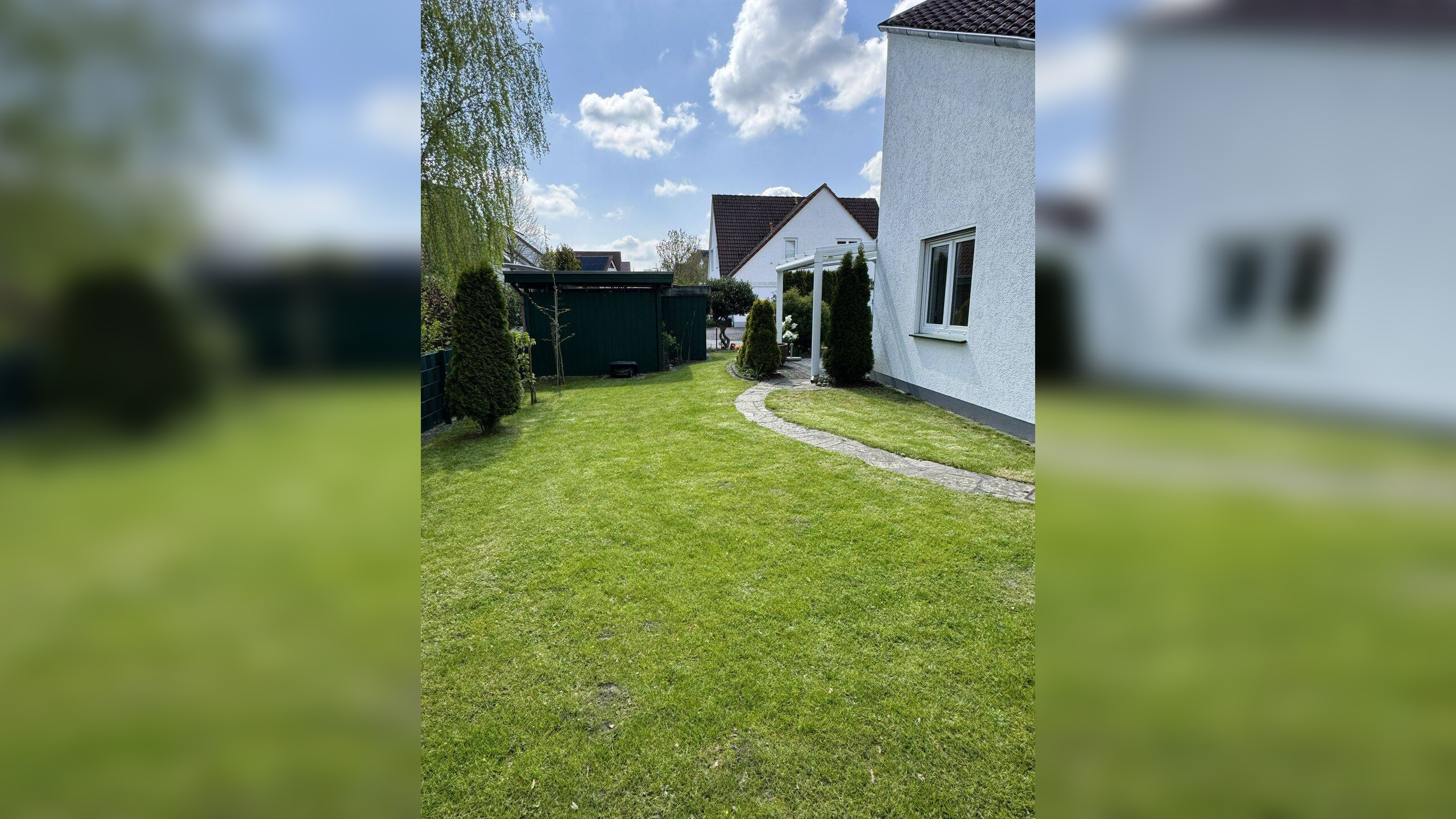 ZU VERKAUFEN: Doppelhaushälfte mit zwei separaten Wohneinheiten in ruhiger Lage mit Carport & Garten, 59494 Soest