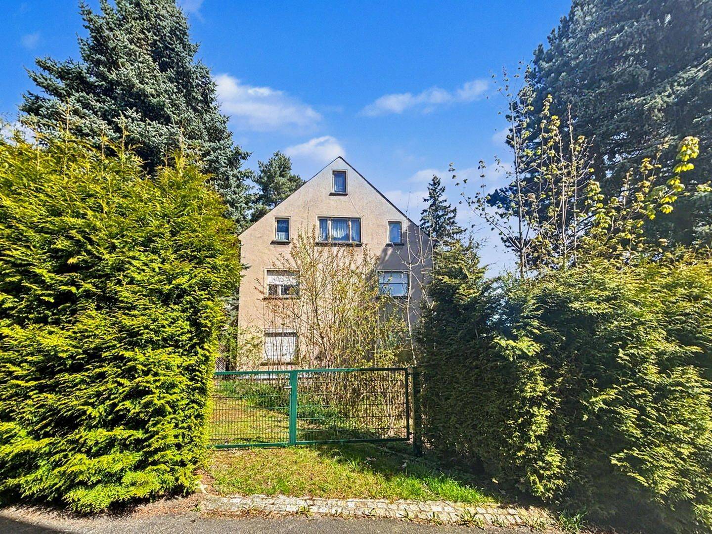 Wecken Sie dieses Juwel aus seinem Dornröschen-Schlaf – Haus mit über 2.000 m² Grundstück in Zwönitz, 8297 Zwönitz