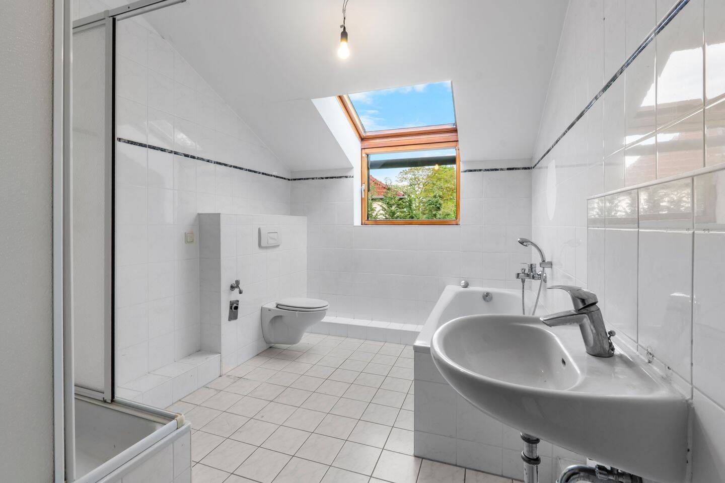 Vermietete 2-Zimmer-Wohnung mit ca. 4 % Rendite nahe Tesla-Standort, 15569 Woltersdorf