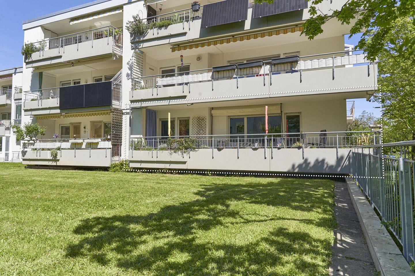 Zauberhafte 2-Zimmer-ETW mit großem Balkon und Tiefgaragen-Stellplatz in 79211 Denzlingen, 79211 Denzlingen