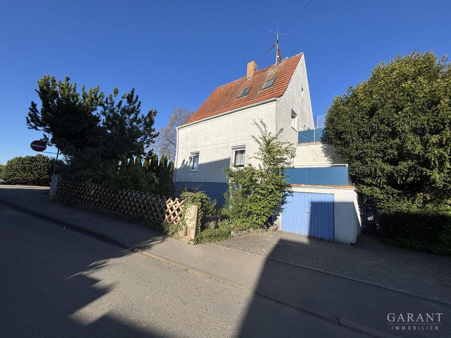 Interessantes Einfamilienhaus auf sonnigem Eckgrundstück!, 73765 Neuhausen auf den Fildern