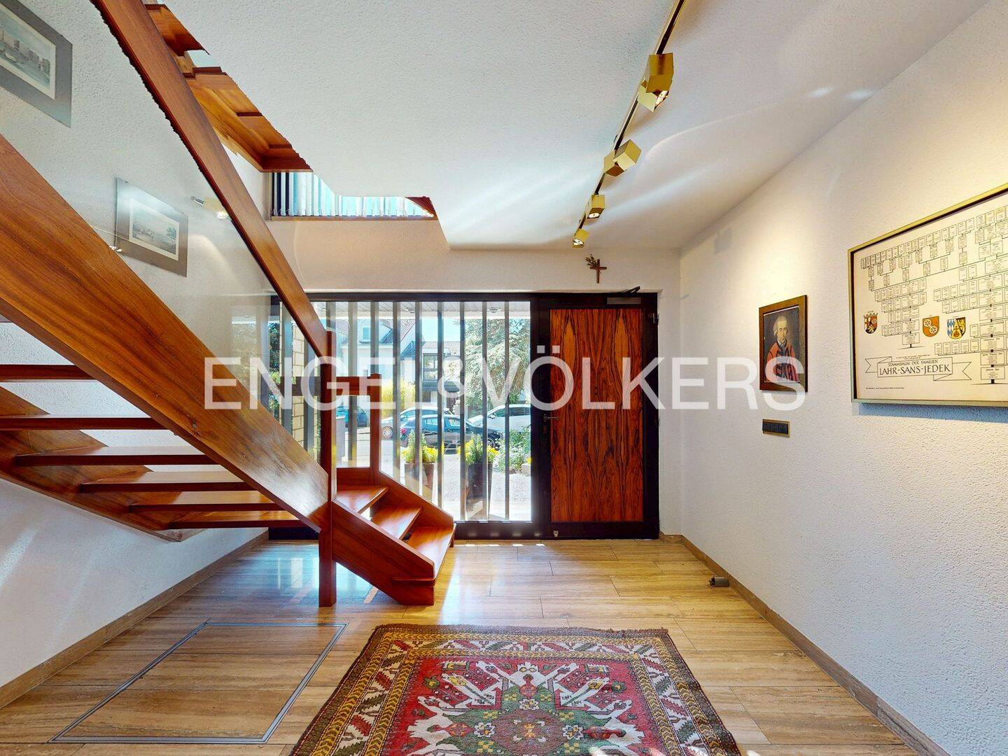 Exklusives Einfamilienhaus mit großzügigem Wohnkonzept und idyllischem Garten in Mainz-Finthen, 55126 Mainz (Finthen Layenhof)