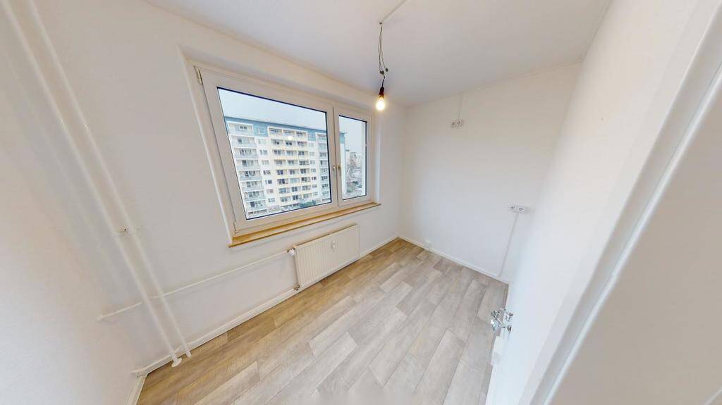 Geräumige 2-Raum-Wohnung nahe Theaterplatz – Chemnitz – Vorschaubild 3