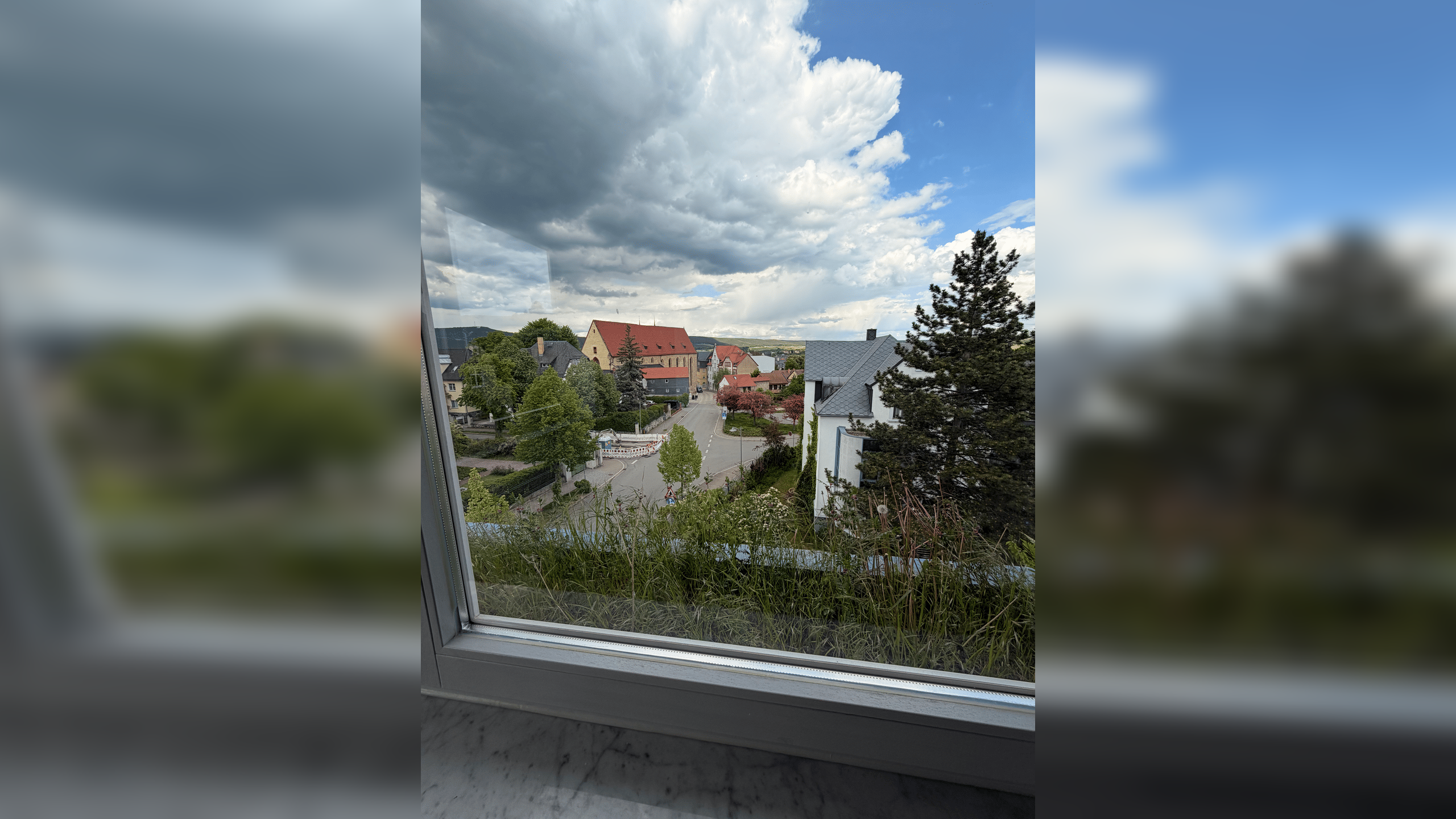 sonniges Dachgeschoss mit Wintergarten 2 ZKB, 7318 Saalfeld/Saale