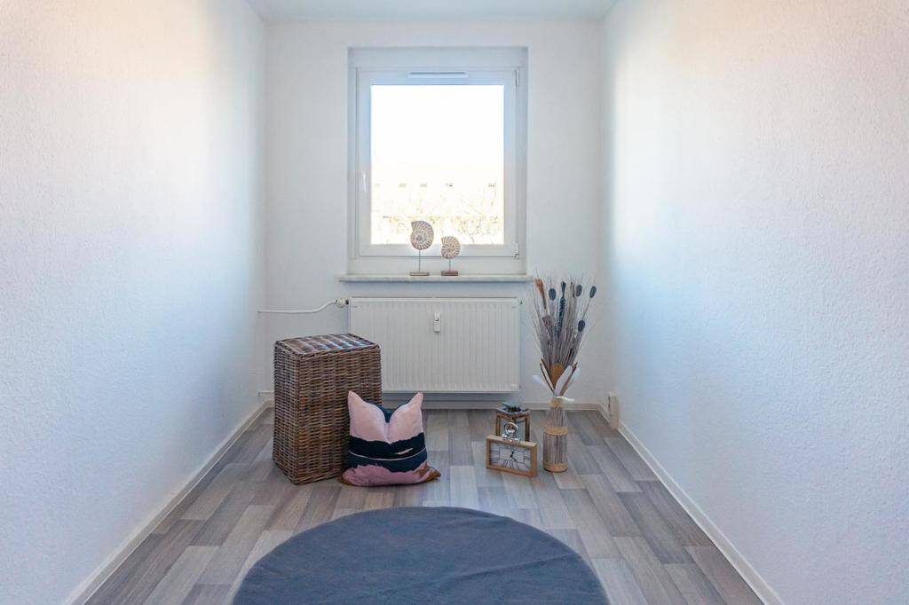 Balkonwohnung mit Tageslichtbad in attraktiver Wohnlage – Chemnitz – Vorschaubild 3