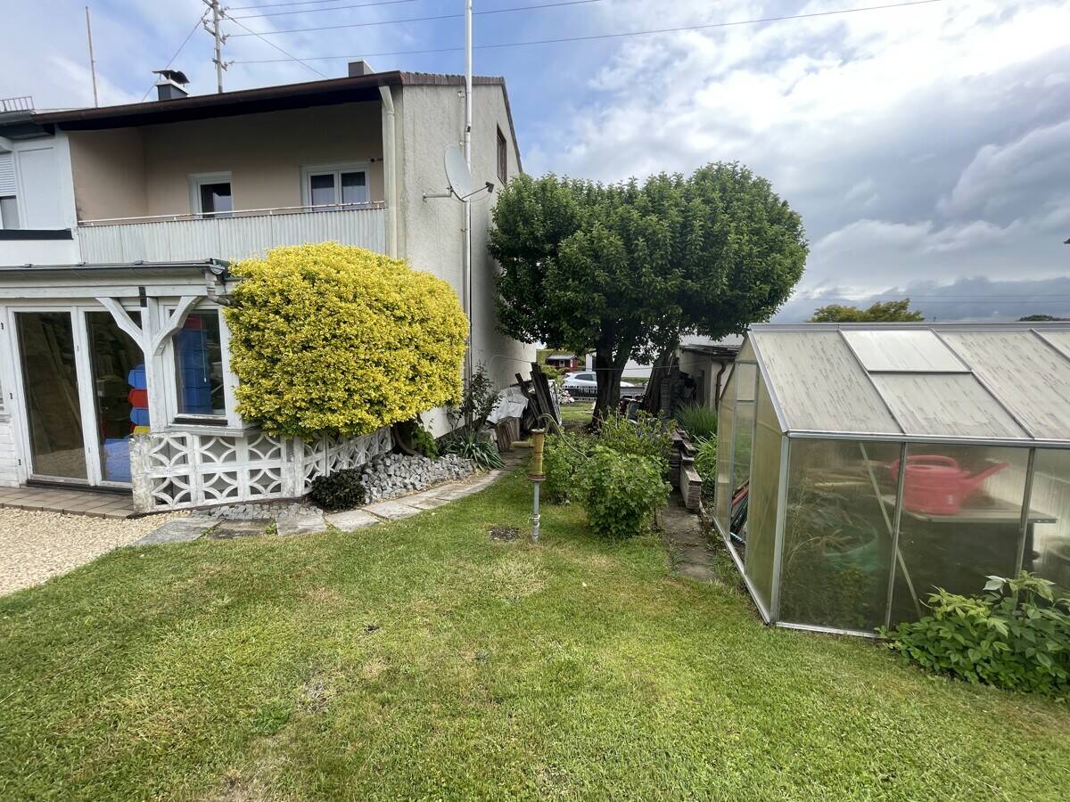 Sanierungschance mit Charme – Familienhaus auf schönem Grundstück in Top-Lage!, 89257 Illertissen