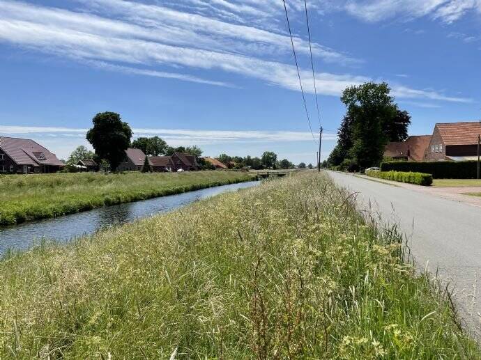 Urlaubsland Ostfriesland – Riesen Grundstück, mit vielen Möglichkeiten, 26670 Uplengen