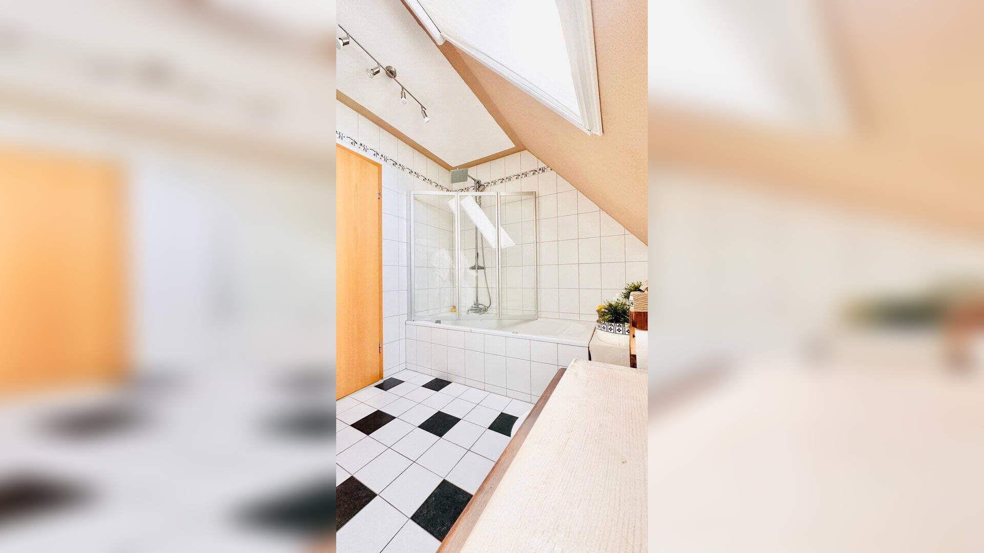 Provisionsfreie Maisonette-Wohnung mit Wohlfühlcharakter in Schwegenheim bei Speyer, 67365 Schwegenheim