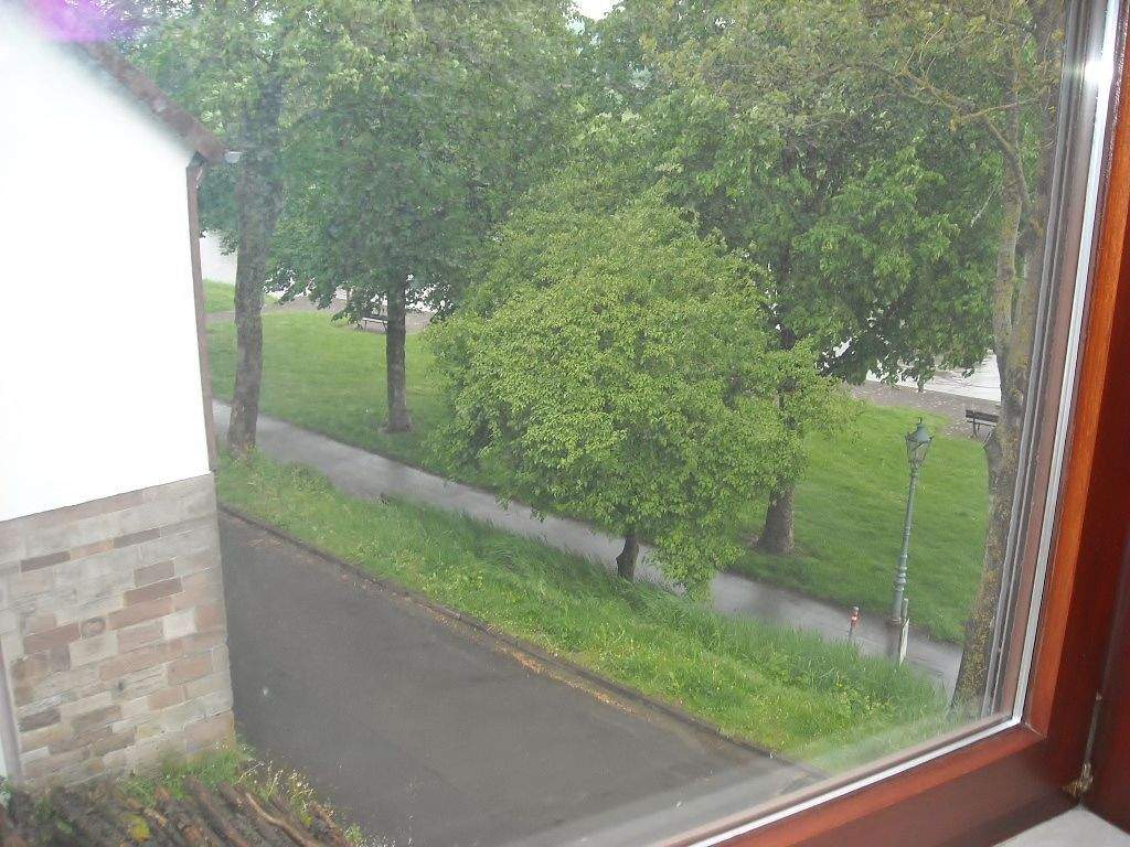 Traumhafte & einzigartige Lage direkt an der Weser – Solides Zweifamilienhaus in Bodenfelde – Schönes Gartengrundstück – mit Terrasse & Garage, 37194 Bodenfelde