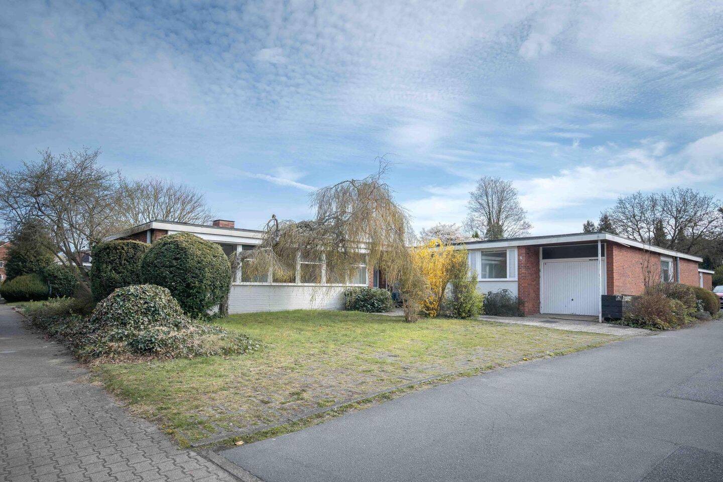 Bungalow mit Mehrwert: Gewerbe inklusive! Top Erbpachtzins – lange Laufzeit, 21337 Lüneburg