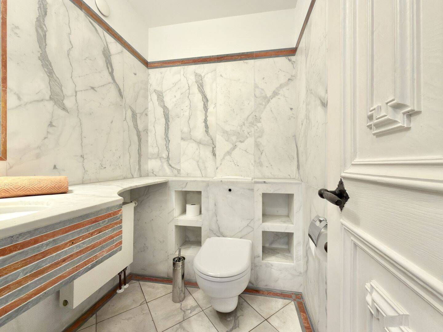 Stilvolle Penthouse-Maisonette mit privater Dachterrasse und Haus-im-Haus-Charakter, 47799 Krefeld (Bockum Cracau Stadtmitte)
