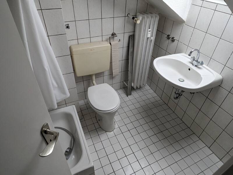 WILLKOMMEN! Top sanierte Singlewohnung! Garten! PKW-Stellplatz – 47259 Duisburg – Vorschaubild 3