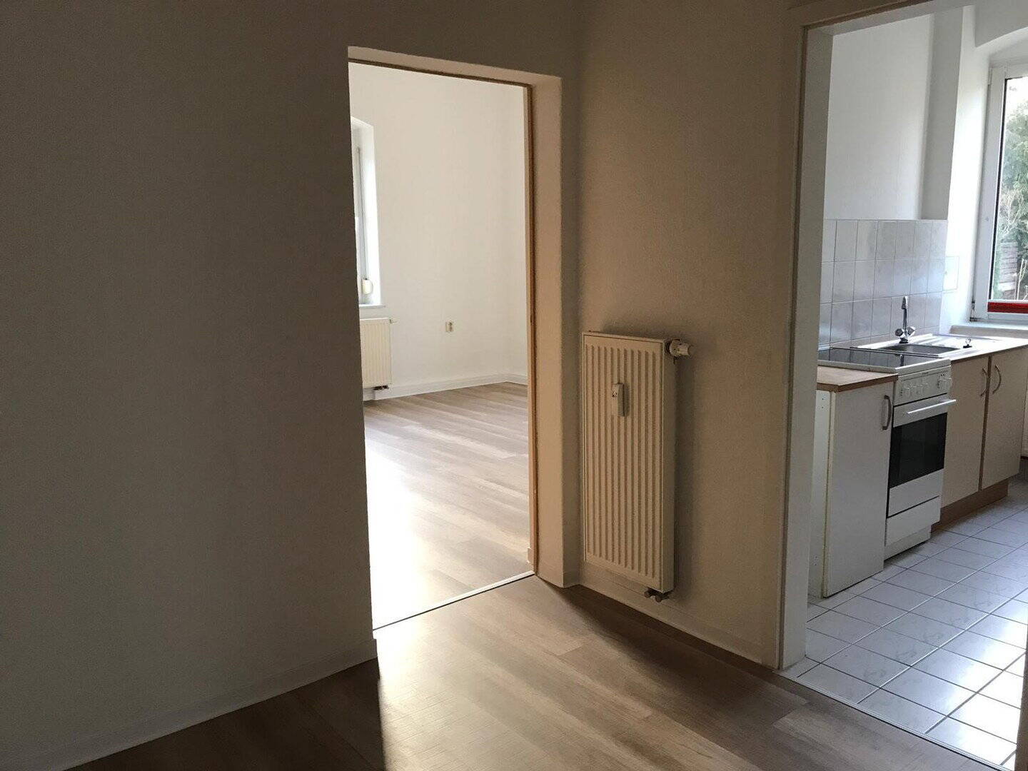 Helle 2 Zimmer Wohnung 2. OG Cossebaude
