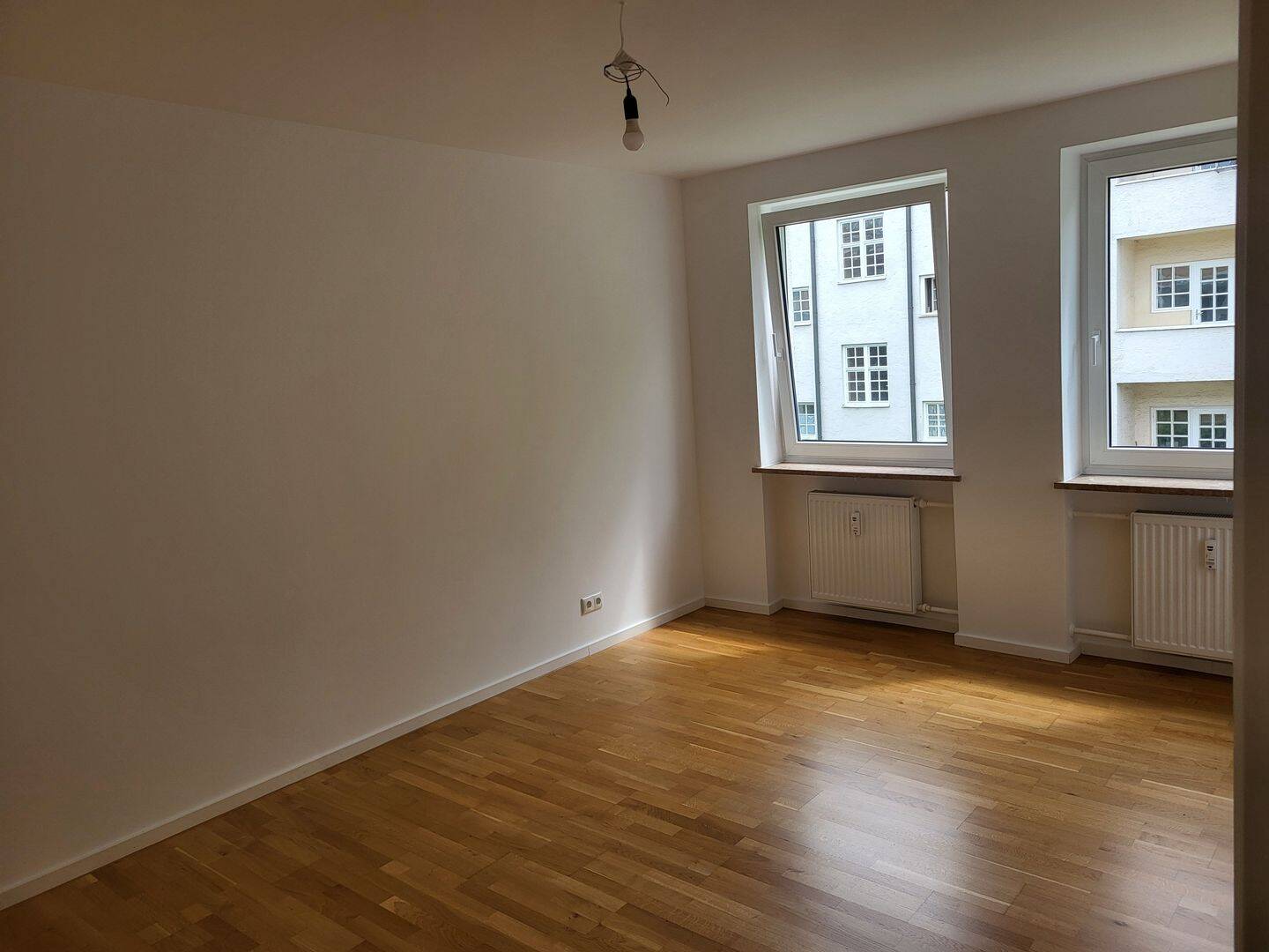 Ruhige, helle 2- Zimmerwohnung in gepflegtem Mehrfamilienhaus in Laim – München – Vorschaubild 3