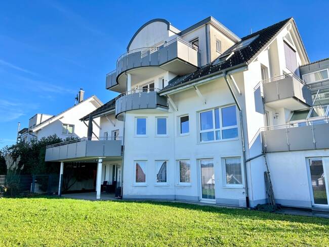 Villa mit 2 Wohneinheiten in bester Lage -Fassade wird komplett saniert-, 79650 Schopfheim