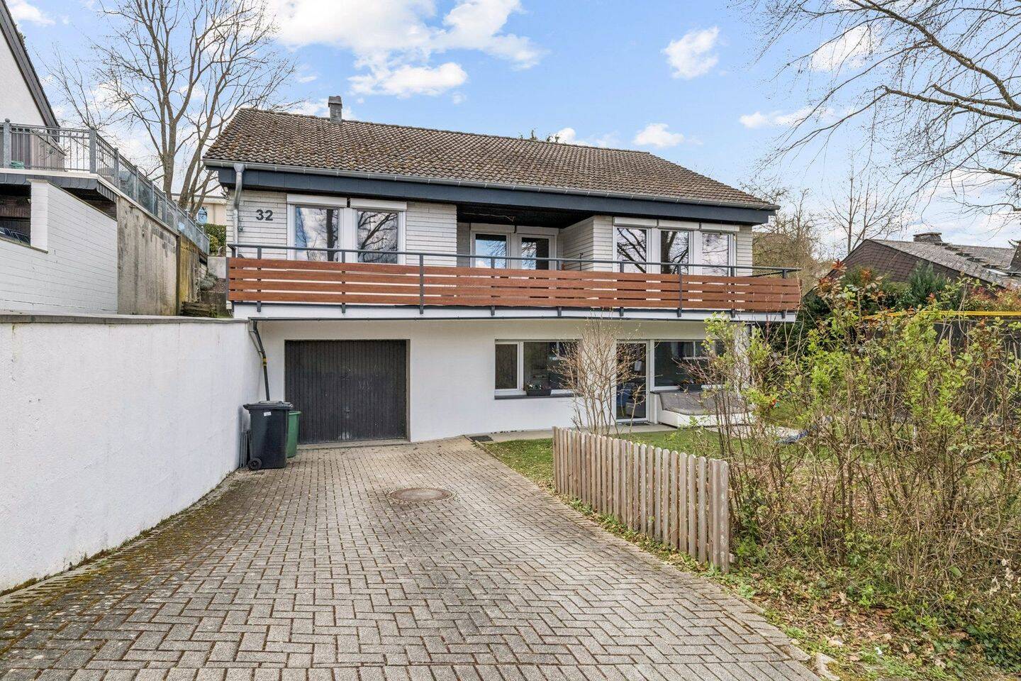 Modernisiertes Einfamilienhaus mit Option Einliegerwohnung in guter Wohnlage von Eppstein Bremthal, 65817 Eppstein